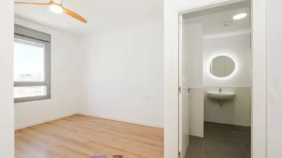 Piso en alquiler en Calle C. Carlos Benítez Saurel, Entrenúcleos (Dos Hermanas) de 950 €<span>/mes</span>