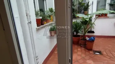 Piso en alquiler en Calle del Agua de Cartuja, cerca de Placeta de la Cruz, San Ildefonso (Hospital Real) (Distrito Beiro. Granada Capital) de 1.000 €<span>/mes</span>