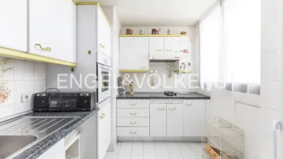 Apartment on Calle de la Infanta María Teresa photo 15