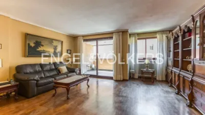 Apartment on Calle de la Infanta María Teresa photo 5