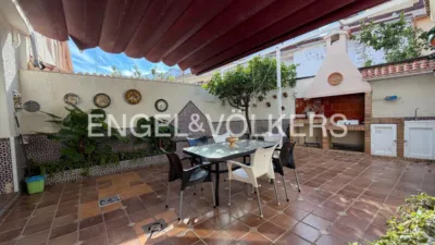 Casa en alquiler en Calle de Ramón de Perellós, Favara (Distrito Patraix. València Capital) de 4.000 €<span>/mes</span>