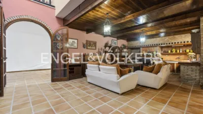 Casa en alquiler en Entrenúcleos, Entrenúcleos (Dos Hermanas) de 3.000 €<span>/mes</span>