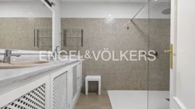 Casa en alquiler en Entrenúcleos, Entrenúcleos (Dos Hermanas) de 3.000 €<span>/mes</span>