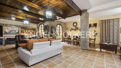 Casa en alquiler en Entrenúcleos, Entrenúcleos (Dos Hermanas) de 3.000 €<span>/mes</span>