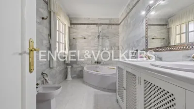 Casa en alquiler en Entrenúcleos, Entrenúcleos (Dos Hermanas) de 3.000 €<span>/mes</span>