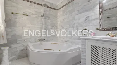 Casa en alquiler en Entrenúcleos, Entrenúcleos (Dos Hermanas) de 3.000 €<span>/mes</span>