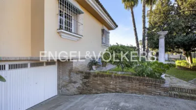 Casa en alquiler en Entrenúcleos, Entrenúcleos (Dos Hermanas) de 3.000 €<span>/mes</span>