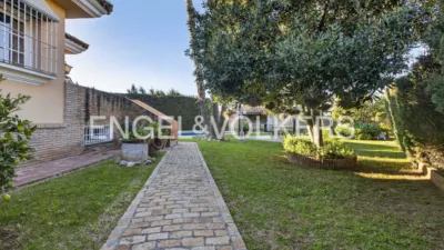 Casa en alquiler en Entrenúcleos, Entrenúcleos (Dos Hermanas) de 3.000 €<span>/mes</span>