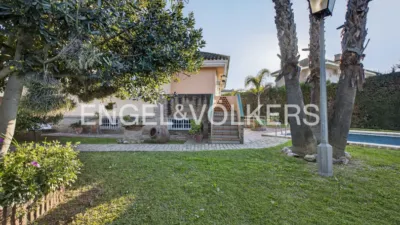 Casa en alquiler en Entrenúcleos, Entrenúcleos (Dos Hermanas) de 3.000 €<span>/mes</span>