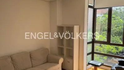 Apartment on Clara del Rey Street photo 2