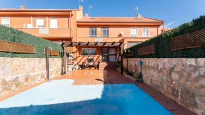 Casa adosada en venta en Calle de Ribadeo, Zona Bulevar (Arroyomolinos) de 479.900 €