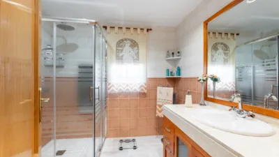 Casa adosada en venta en Calle de Ribadeo, Zona Bulevar (Arroyomolinos) de 479.900 €
