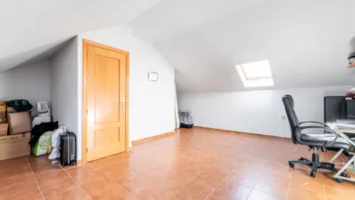Casa adosada en venta en Calle de Ribadeo, Zona Bulevar (Arroyomolinos) de 479.900 €