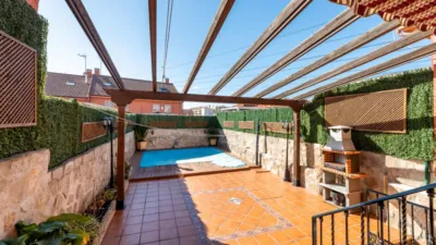 Casa adosada en venta en Calle de Ribadeo, Zona Bulevar (Arroyomolinos) de 479.900 €