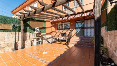 Casa adosada en venta en Calle de Ribadeo, Zona Bulevar (Arroyomolinos) de 479.900 €