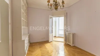 Apartment on Calle de María de Molina photo 17