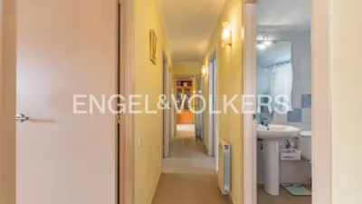 Apartment in Vallbona photo 26