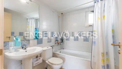 Apartment in Vallbona photo 40