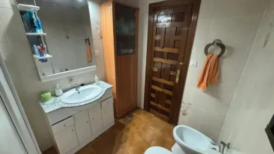 House in Centre photo 34