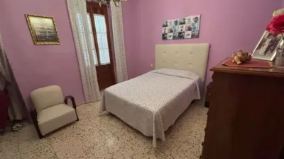 House in Centre photo 9