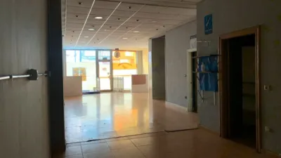 Local comercial en venta en Calle Avenida Schulz - Więcej