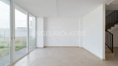 Casa en alquiler en Chiva, Chiva de 2.500 €<span>/mes</span>