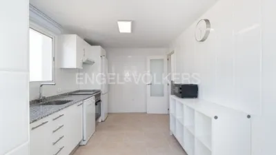 Casa en alquiler en Chiva, Chiva de 2.500 €<span>/mes</span>