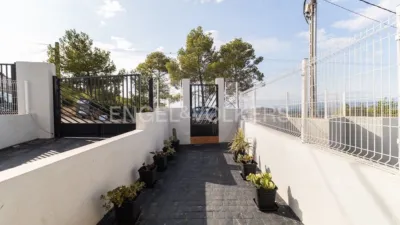 Casa en alquiler en Chiva, Chiva de 2.500 €<span>/mes</span>