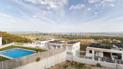 Casa en alquiler en Chiva, Chiva de 2.500 €<span>/mes</span>