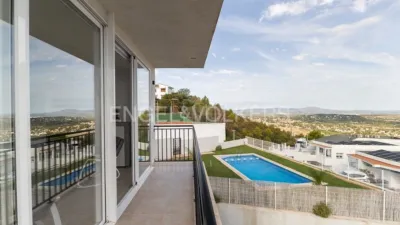 Casa en alquiler en Chiva, Chiva de 2.500 €<span>/mes</span>