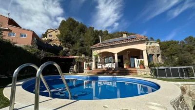 Chalet on Camí de la Creu de l'Aragall, 219 photo 2