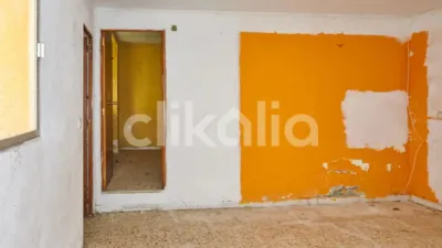 Apartment in San Bartolomé – Millán de Priego Street photo 11
