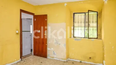 Apartment in San Bartolomé – Millán de Priego Street photo 15