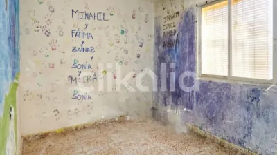 Apartment in San Bartolomé – Millán de Priego Street photo 17