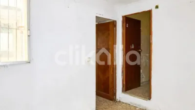 Apartment in San Bartolomé – Millán de Priego Street photo 8