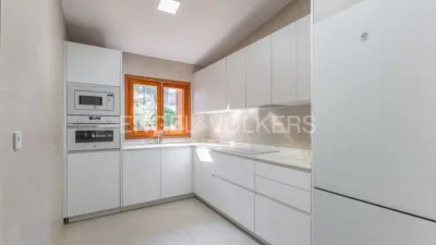 Casa en alquiler en Chiva, Chiva de 4.000 €<span>/mes</span>
