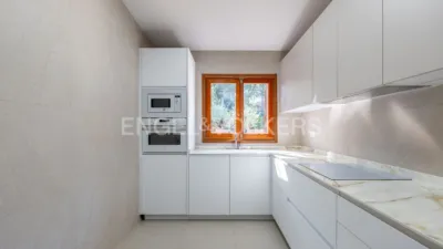 Casa en alquiler en Chiva, Chiva de 4.000 €<span>/mes</span>