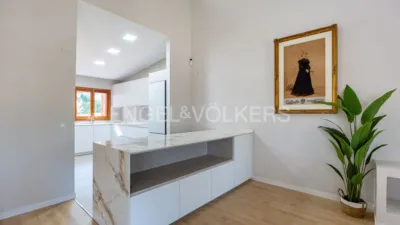 Casa en alquiler en Chiva, Chiva de 4.000 €<span>/mes</span>