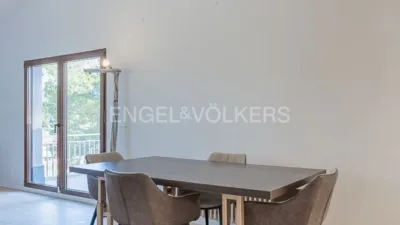 Casa en alquiler en Chiva, Chiva de 4.000 €<span>/mes</span>