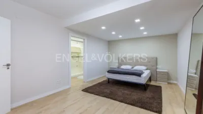 Casa en alquiler en Chiva, Chiva de 4.000 €<span>/mes</span>