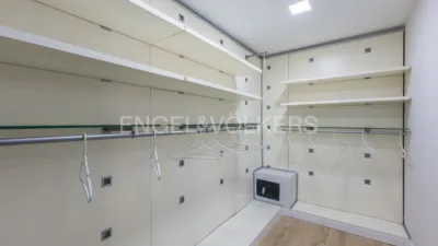 Casa en alquiler en Chiva, Chiva de 4.000 €<span>/mes</span>