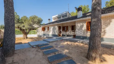Casa en alquiler en Chiva, Chiva de 4.000 €<span>/mes</span>
