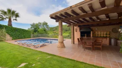 Chalet in Torrelles de Foix photo 2