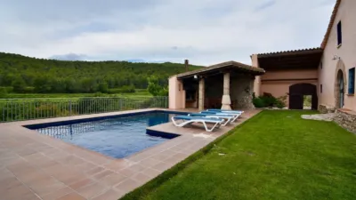 Chalet in Torrelles de Foix photo 3