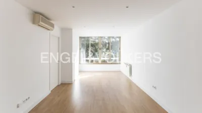 Apartamento en alquiler en Calle del Pinar - Imagen 3