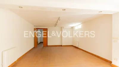 House in Urban Core photo 29