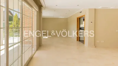House in Urban Core photo 4