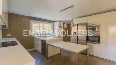House in Urban Core photo 6