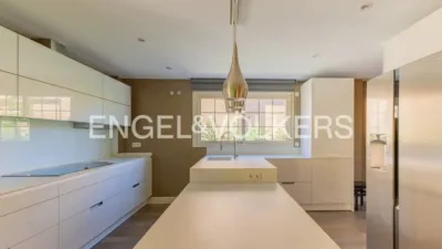 House in Urban Core photo 7