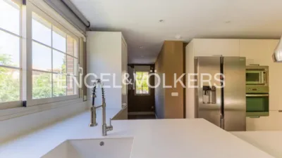 House in Urban Core photo 8